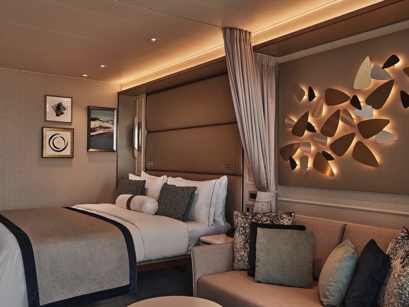 Deluxe Veranda Suite